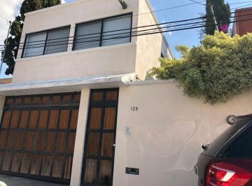 Casa · 242m² · 3 Recámaras · 2 Estacionamientos · Casa en Venta en Prados del Mirador
