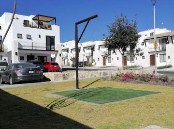 Casa en condominio · 211m² · 4 Recámaras · 2 Estacionamientos · Casa en Venta Torre de Piedra Refugio