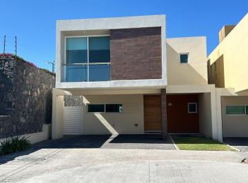 Casa en condominio · 214m² · 3 Recámaras · 3 Estacionamientos · Casa en Renta en La Vista Residencial