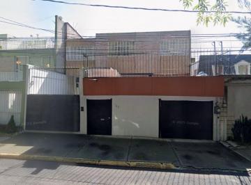 Casa de 3 habitaciones, Coyoacán · Venta de Casa en Campestre Churubusco