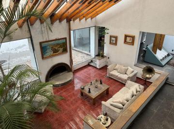 Casa · 649m² · 5 Recámaras · 4 Estacionamientos · Residencia con Gran Potencial en Zona con Plusvalia