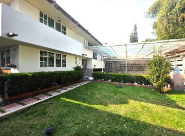 Casa de 5 habitaciones, Naucalpan de Juárez · Casa en Venta en Satélite con Hermosos Jardines. Oportunidad