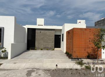 Casa · 85m² · 2 Recámaras · 1 Estacionamiento · Casa en Venta Arquitectura Minimalista 2 Recámaras en Fracc. Comala