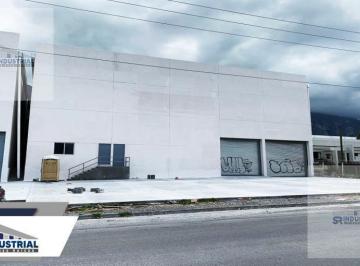 Bodega comercial · 1620m² · 6 Estacionamientos · Bodega en Renta Santa Catarina