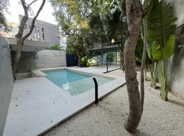Casa en condominio · 600m² · 3 Recámaras · 4 Estacionamientos · Hermosa Residencia con Paneles en Yucatán Country Club en Mérida, Yucatán