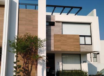 Casa · 289m² · 4 Recámaras · 2 Estacionamientos · Casa en Venta en Lomas de Angelopolis III, Cascatta, Puebla.