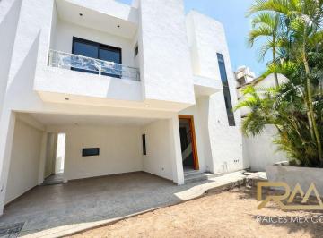 Casa · 247m² · 3 Recámaras · 1 Estacionamiento · Casa en Arenal