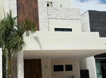 Casa · 280m² · 3 Recámaras · 1 Estacionamiento · Casa en Aqua Residencial Cancún