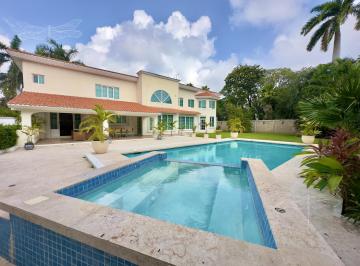 Casa · 762m² · 4 Recámaras · 7 Estacionamientos · Majestuosa Casa en Residencial Villa Magna Cancún