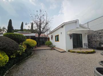 Casa de 2 habitaciones, Tepoztlán · Casa en Venta a La Entrada del Pueblo