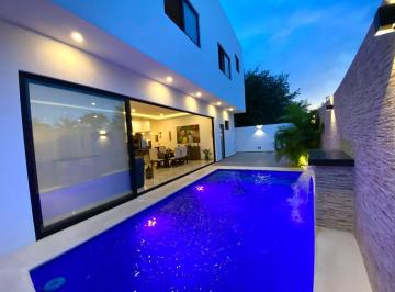 Casa · 450m² · 4 Estacionamientos · Vendo Casa de Arquitecto en Río Residencial de 5 Rec Sin Vecinos Atrás y en Frente y Alberca