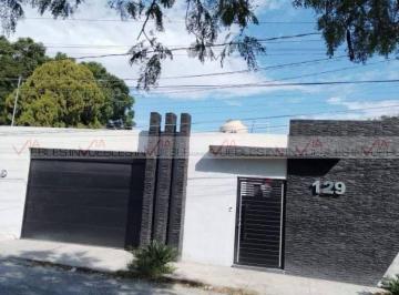 Casa · 266m² · 3 Recámaras · 4 Estacionamientos · Casa en Venta en Rincón de La Sierra