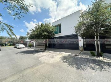 Casa · 273m² · 3 Recámaras · 2 Estacionamientos · Casa en Venta en Cumbres Santa Clara