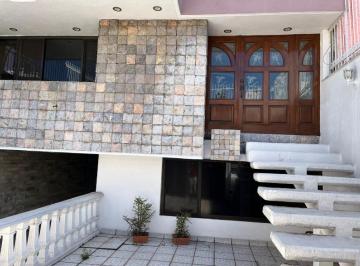 Casa · 480m² · 4 Recámaras · 8 Estacionamientos - Cinthya González · Casa Amplia en Coapa (Venta)