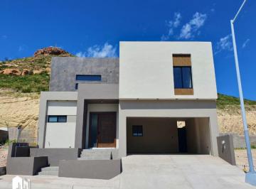 b3907f164d62f29d5d231aae7a274489db8df864b70e275f6e599e76a6f08e63 · Casa en Venta Asturias Residencial