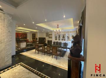 Casa de 4 habitaciones, Miguel Hidalgo · Casa en Venta Lomas de Chapultepec