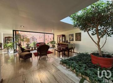 Casa · 630m² · 4 Recámaras · 4 Estacionamientos · Casa en Venta Copilco Universidad
