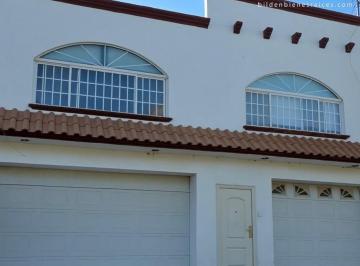 Casa · 390m² · 5 Recámaras · 3 Estacionamientos · Casa en Venta en Fracc. Santa Teresa Durango