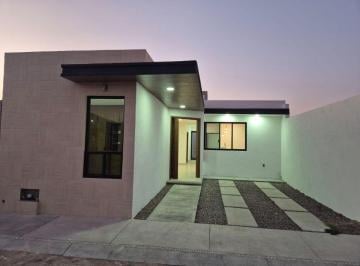 Casa de 3 habitaciones, Tequisquiapan · Casa en Venta de un Piso en Fraccionamiento Privado