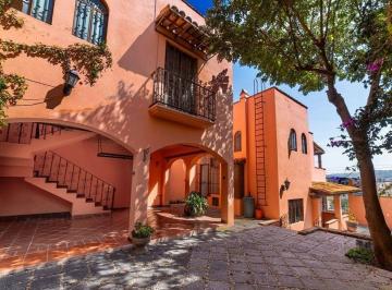 d5a03f7afb773df14129b42e3c843160c045587b51c0619b686e57ad4796bbf8 · Casa en Venta en San Miguel de Allende con Recámara Independiente y Terraza