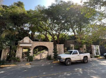 Casa de 4 habitaciones, Zapopan · Casa en Venta en Lomas del Valle a Precio de Terreno