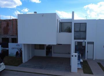 Casa · 113m² · 3 Recámaras · 2 Estacionamientos · Casa en Condominio Residencial Las Plazas