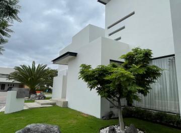 Casa de 4 habitaciones, Querétaro · Hermosa Casa en Renta en El Campanario.
