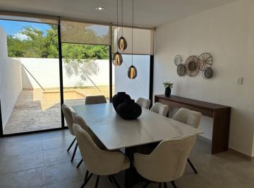Casa en condominio de 3 habitaciones, Conkal · Se Vende Casa de 3 Recámaras en Fraccionamiento Privado
