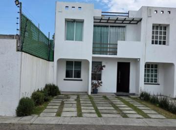 Casa en condominio · 191m² · 3 Recámaras · 2 Estacionamientos · Venta de Casa Dentro de Privada en San Jerónimo Chicahualco en Metepec