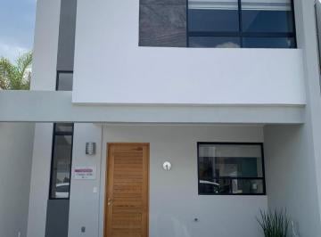 Casa · 131m² · 3 Recámaras · 2108 Estacionamientos · Casa en Venta Residencial Santorini