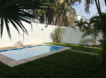 Casa de 3 habitaciones, Mérida · Renta Casa de 3 Habit con Alberca y Porche en Col Montes de Ame Cerca City Center Merida