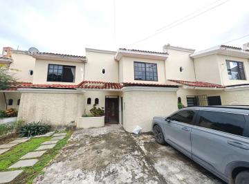 Casa · 110m² · 3 Recámaras · 2 Estacionamientos · Casa en Renta, 3 Recamaras, Amueblada, Piscina, Residencial Villas Vallarta, Cancun