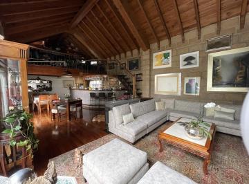 Casa · 404m² · 2 Recámaras · 3 Estacionamientos · Desierto de Los Leones Residencia en Venta con Gran Terreno