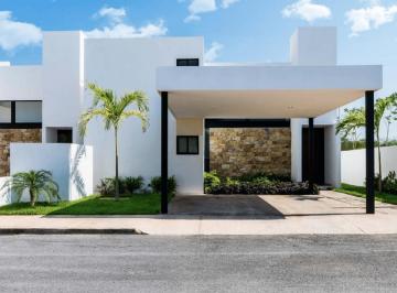 Casa · 145m² · 3 Recámaras · 2 Estacionamientos · Casa en Venta en Alzare Residencial, Real Montejo Merida.