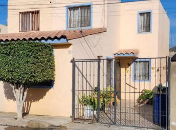 Casa de 3 habitaciones, Tijuana · Casa en Venta en Tabachines, Ribera del Bosqu, Baja California