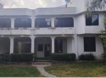 Casa · 424m² · 4 Recámaras · 2 Estacionamientos · Casa en Venta en Fuentes de Tepepan, Tlalpan, Cdmx