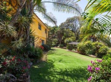 Casa de 4 habitaciones, Corregidora · Hermosa Casa Colonial en Venta