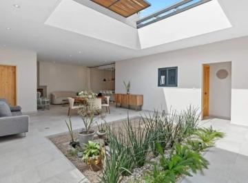 Casa en condominio · 240m² · 3 Recámaras · 3 Estacionamientos · Casa en Condominio en Zona Alta de San Miguel de Allende