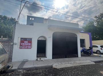 Casa de 5 habitaciones, Colima · Casa en Venta en Oportunidad en a Una Cuadra Fracc Andares del Jazmin.