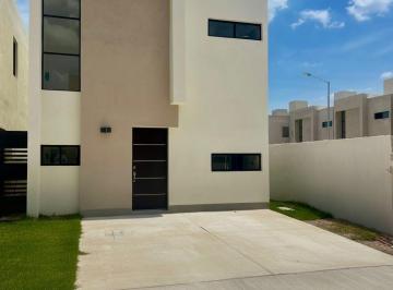 Casa · 140m² · 2 Recámaras · 2 Estacionamientos · Venta Casa 2 Rec. Merida