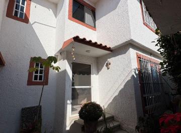 Casa de 4 habitaciones, Cuernavaca · Casa con 150 m² de Superficie de Terreno y 4 Habitaciones en Venta en Lomas de Cortes