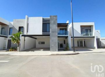 Casa · 220m² · 3 Recámaras · 2 Estacionamientos · Casa Nueva en Venta de 3 Recamaras, Cd. Juarez, Chihuahua