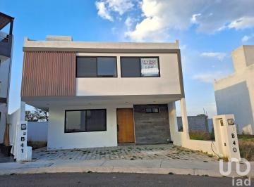 Casa · 200m² · 3 Recámaras · 2 Estacionamientos · Casa en Venta en Zen Life 2 Queretaro
