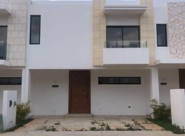 Casa de 3 habitaciones, Benito Juárez · Casa en Venta en Residencial Arbolada, Cancun