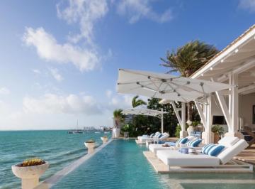 Casa · 1028m² · 6 Recámaras · 4 Estacionamientos · Mansión de Lujo Frente Al Mar en Punta Sam, Cancún, México