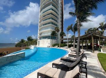 Departamento · 210m² · 2 Recámaras · 1 Estacionamiento · Penthouse en Venta en Torre Península Frente Al Mar, Zona Hotelera Cancún