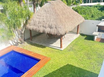 Casa · 520m² · 4 Recámaras · 3 Estacionamientos · Casa en Venta en Villa Magna, Cancun