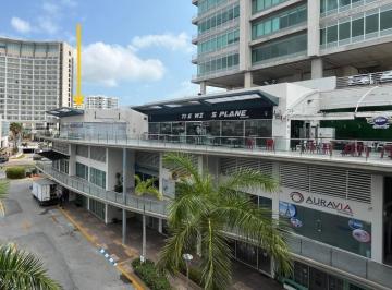 Oficina · 200m² · 10 Estacionamientos · Local / Oficina en Renta en Plaza Solare, Av Bonampak, Cancún
