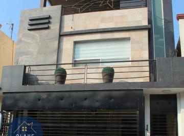 Casa de 4 habitaciones, Monterrey · Cas en Venta en Balcones de Las Mitras