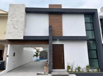 Casa de 3 habitaciones, Alvarado · Casa en Pre - Venta con Alberca Fracc. Lomas Residencial, Riviera Veracruzana